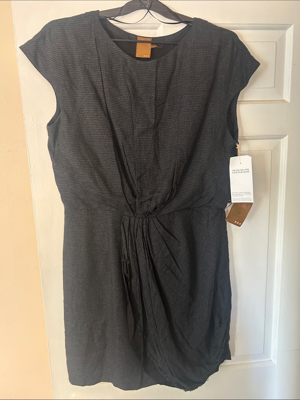 Ali Ro Black Twist-Front Cap Sleeve Tunic